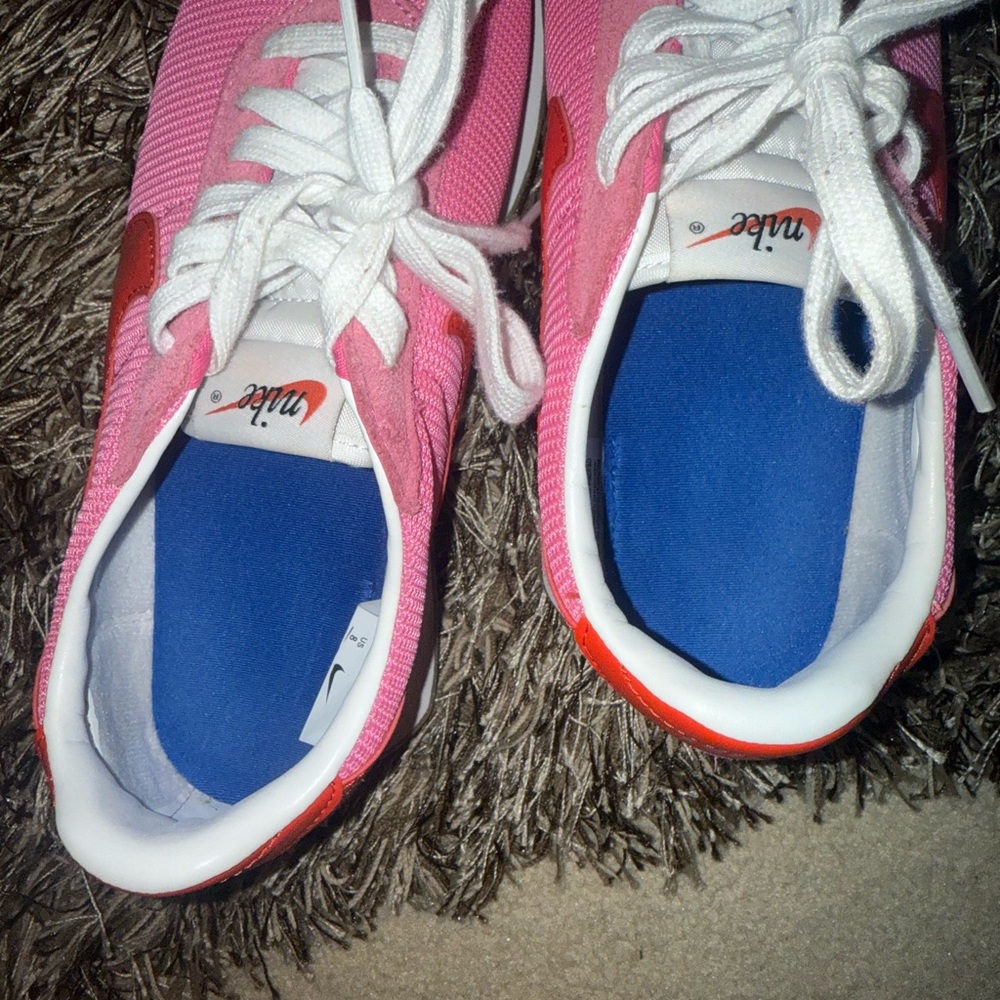 LD-1000 Sneaker (Women)
Nike - Picture 7 of 11